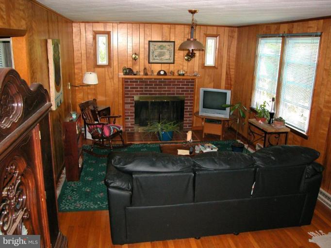 177 Morrisons Road Stephenson, VA 22656 - Photo 9 of 20 Living Room