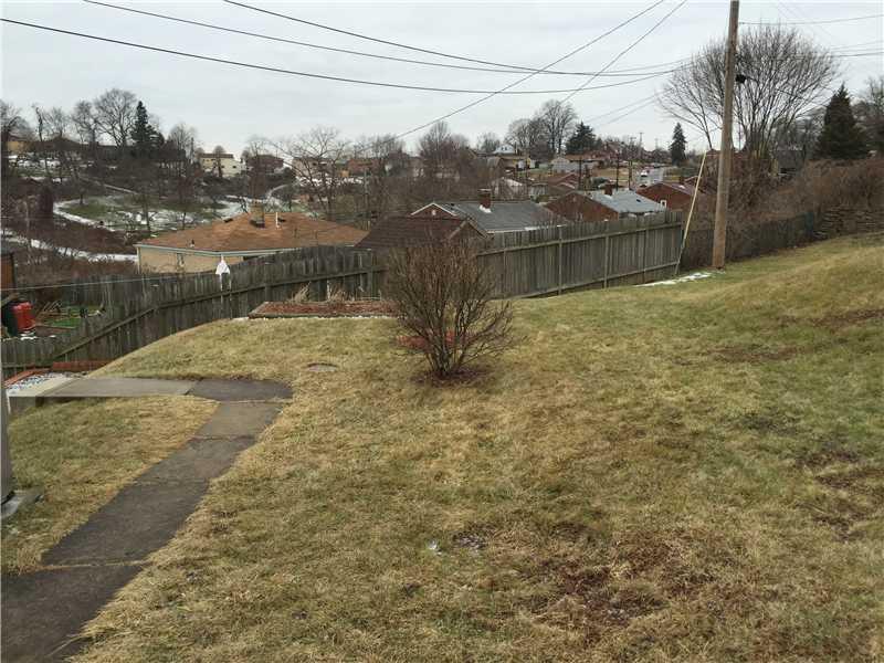 515 Manhasset Road Baldwin, PA 15227 - Photo 22 of 22 Yard/Garden.