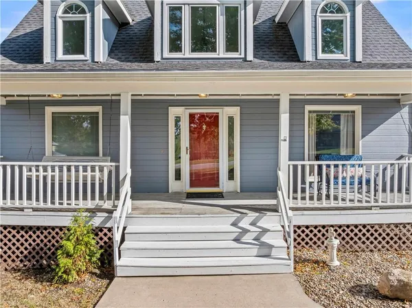$590,000 | 15145 Lakeport Lane, Smithville, MO 64089
