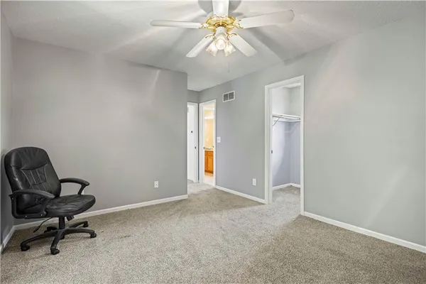 $590,000 | 15145 Lakeport Lane, Smithville, MO 64089