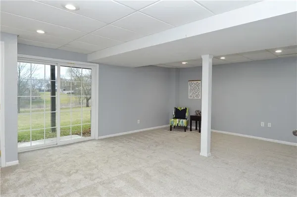 $590,000 | 15145 Lakeport Lane, Smithville, MO 64089