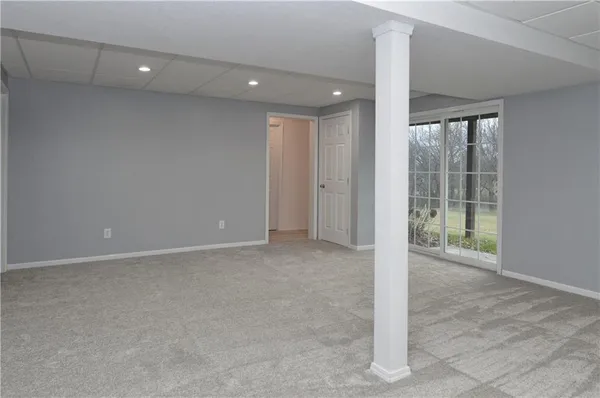 $590,000 | 15145 Lakeport Lane, Smithville, MO 64089