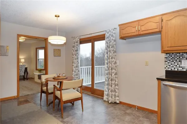 $590,000 | 15145 Lakeport Lane, Smithville, MO 64089