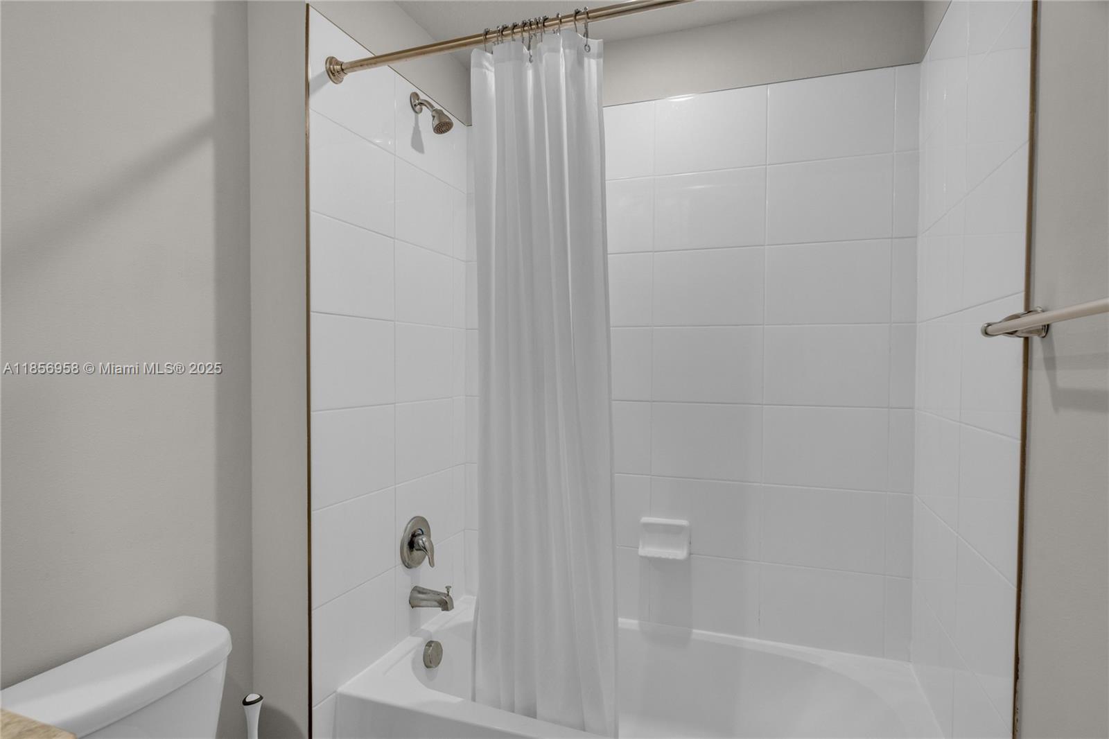 3506 Joshua Tree Street Palm Springs, FL 33461 - Photo 26 of 46