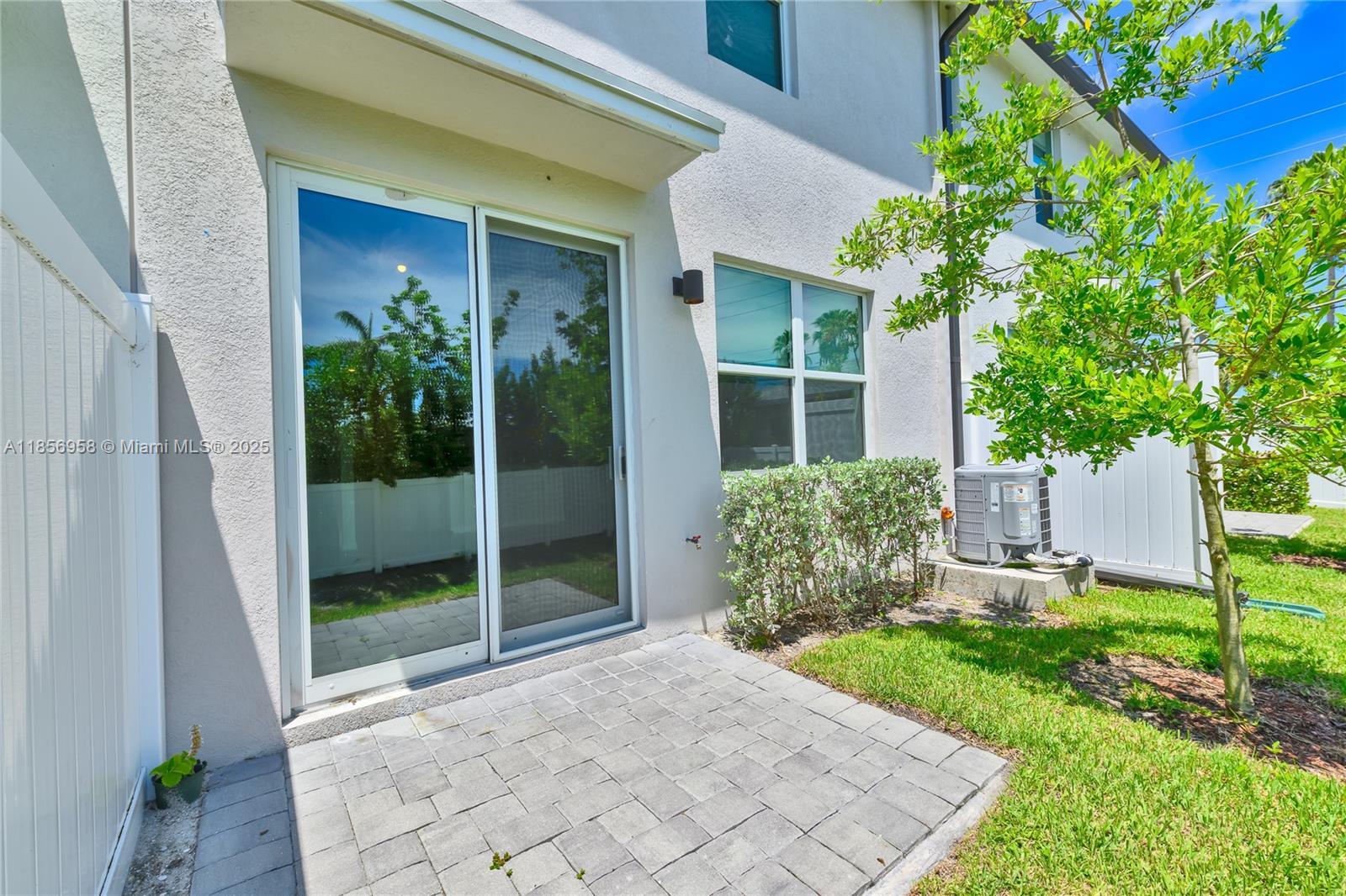 3506 Joshua Tree Street Palm Springs, FL 33461 - Photo 39 of 46