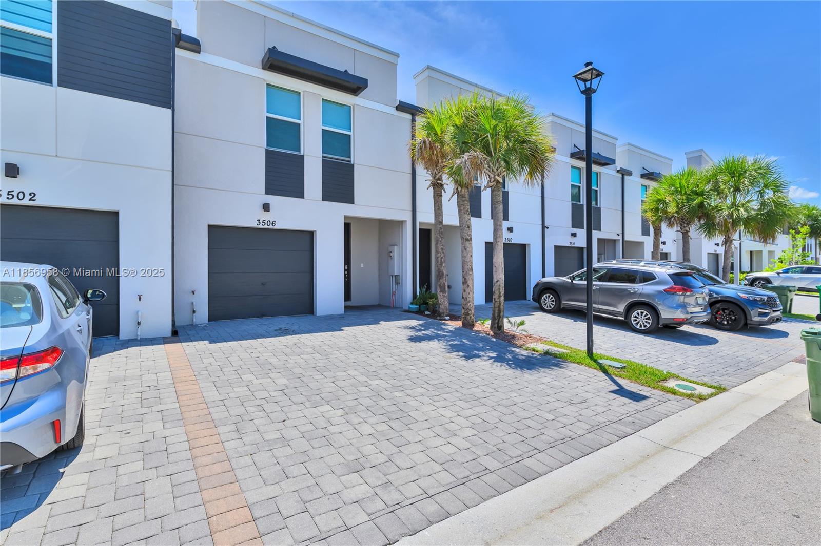 3506 Joshua Tree Street Palm Springs, FL 33461 - Photo 6 of 46