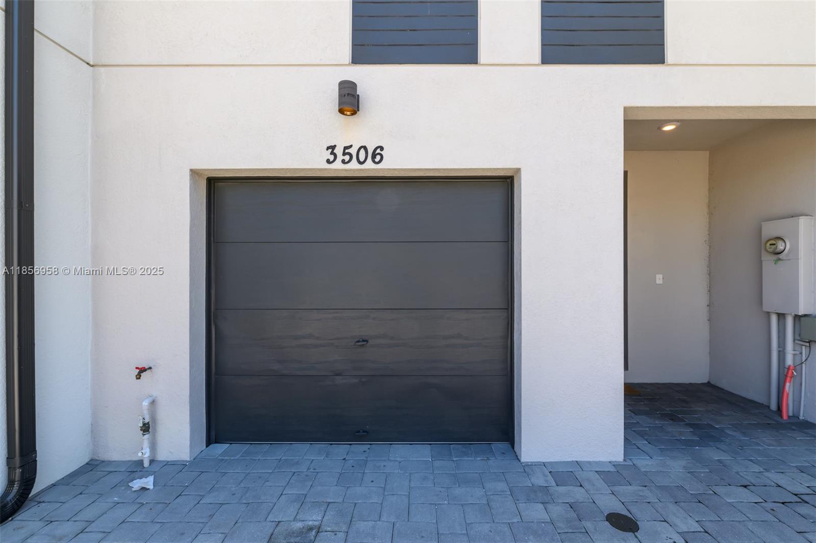 3506 Joshua Tree Street Palm Springs, FL 33461 - Photo 9 of 46