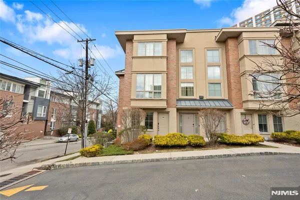 $5,000 | 200 Laird Avenue, Cliffside Park, NJ 07010