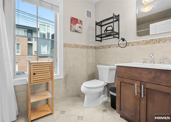 $5,000 | 200 Laird Avenue, Cliffside Park, NJ 07010