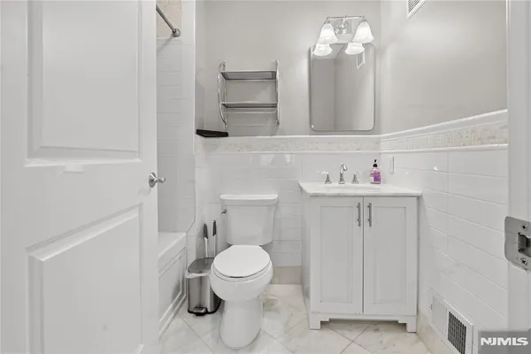 $5,000 | 200 Laird Avenue, Cliffside Park, NJ 07010
