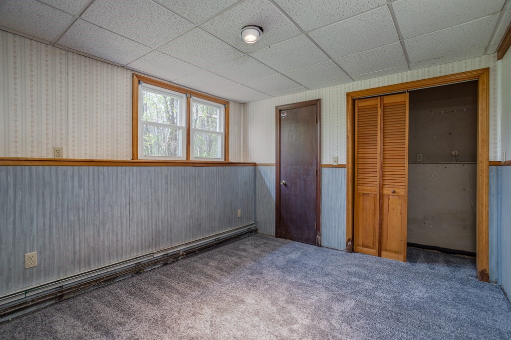 1 Needham Road Westminster, MA 01473 - Photo 29 of 42 an empty room with windows