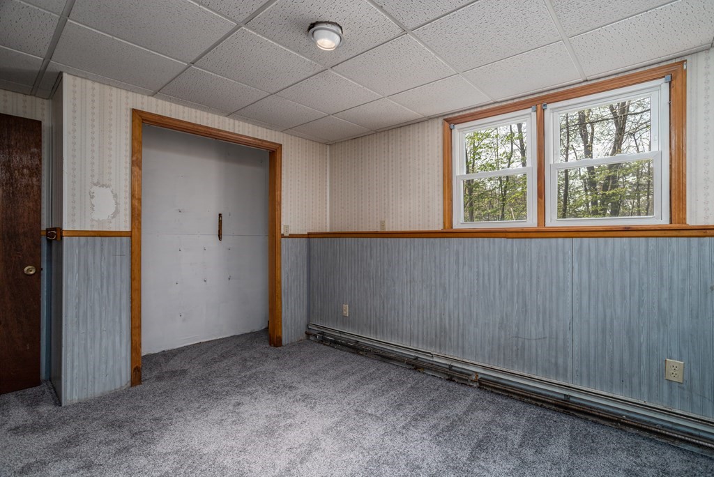 1 Needham Road Westminster, MA 01473 - Photo 31 of 42 an empty room with windows