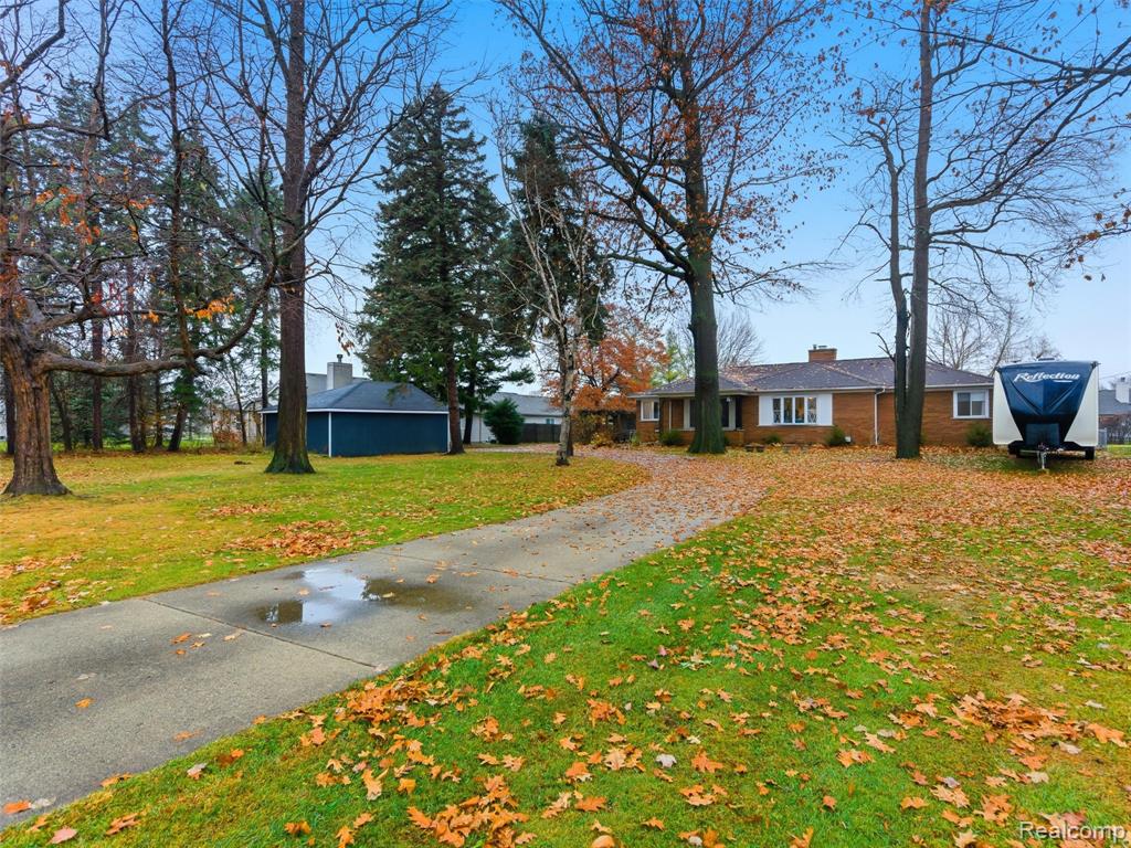 15491 18 Mile Road Clinton Township, MI 48038 - Photo 3 of 45
