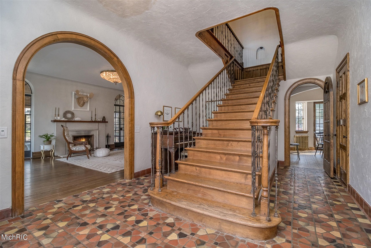 1405 Long Road Kalamazoo, MI 49008 - Photo 7 of 49
