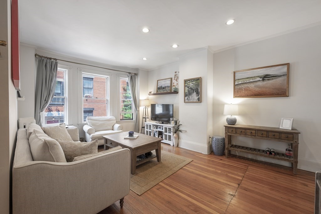 106 Myrtle Street, Unit 5 Boston, MA 02114 - Photo 1 of 5