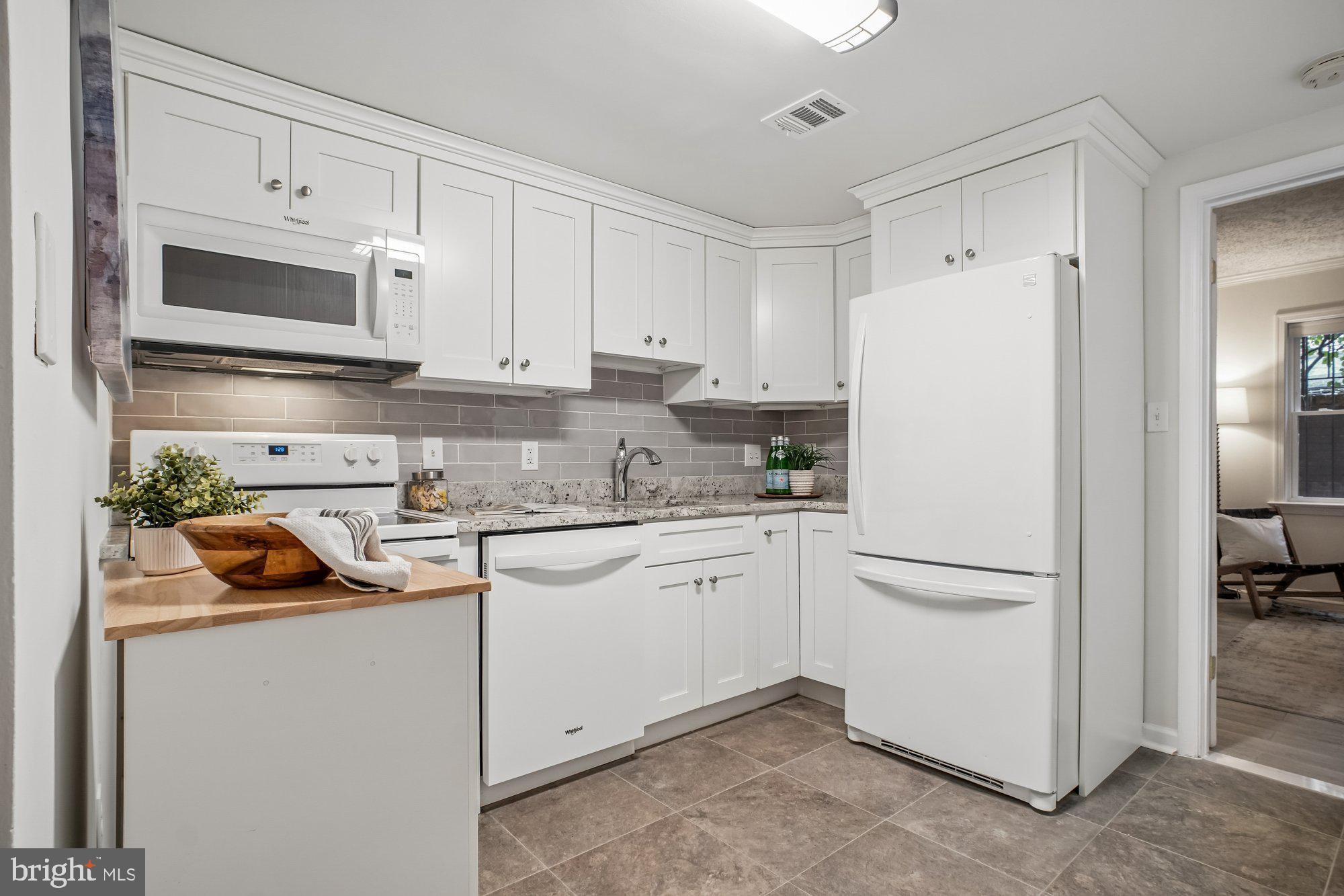 1953 Calvert Street Northwest, Unit 1953 5 Washington, DC 20009 - Photo 13 of 41 Kitchen