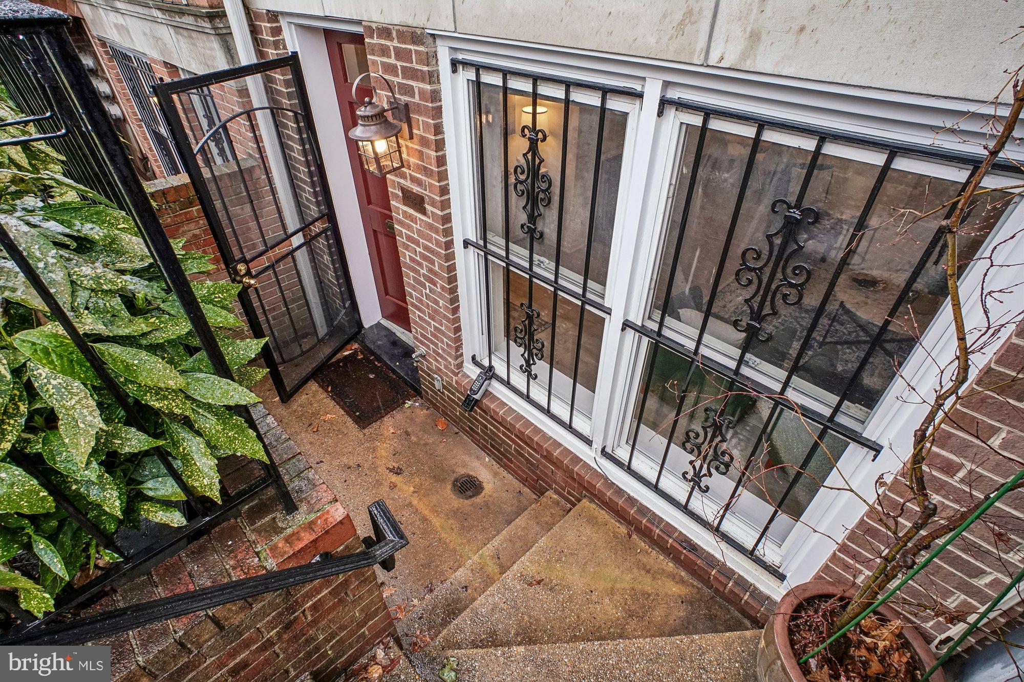 1953 Calvert Street Northwest, Unit 1953 5 Washington, DC 20009 - Photo 2 of 41 Private Entry