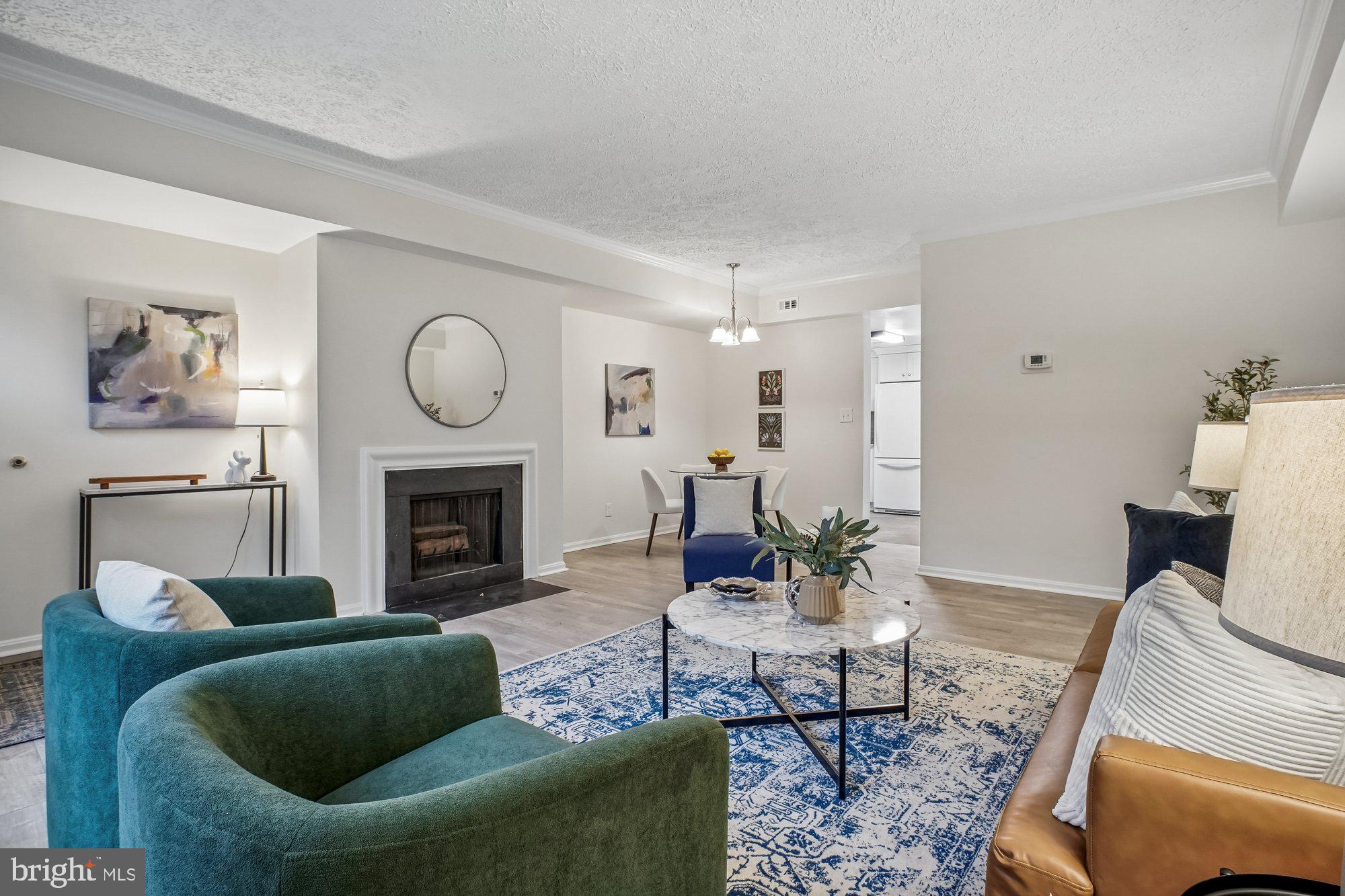 1953 Calvert Street Northwest, Unit 1953 5 Washington, DC 20009 - Photo 9 of 41 Living Room