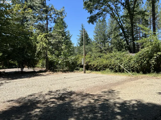 $74,900 | 23833 Redwood Highway, Kerby, OR 97531