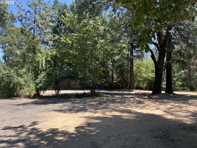 $74,900 | 23833 Redwood Highway, Kerby, OR 97531