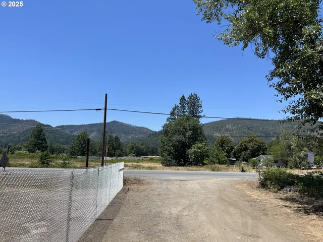 $74,900 | 23833 Redwood Highway, Kerby, OR 97531