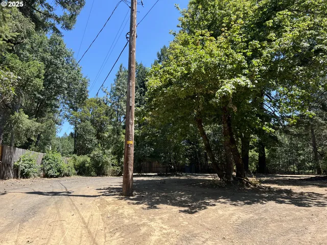 $74,900 | 23833 Redwood Highway, Kerby, OR 97531