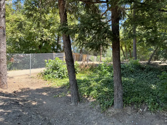 $74,900 | 23833 Redwood Highway, Kerby, OR 97531