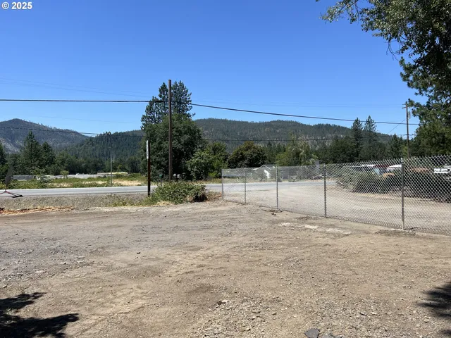 $74,900 | 23833 Redwood Highway, Kerby, OR 97531