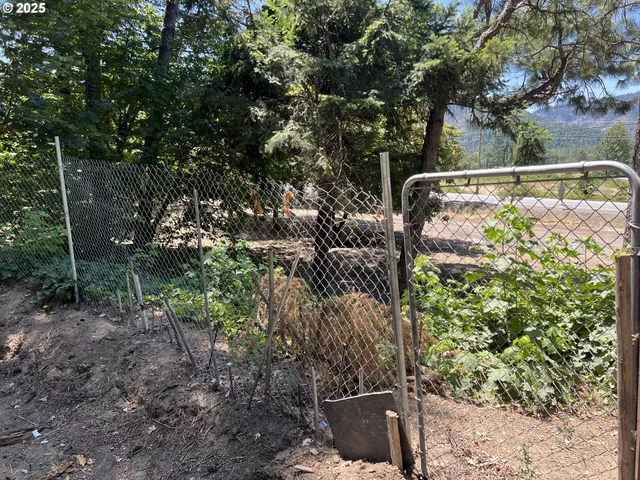 $74,900 | 23833 Redwood Highway, Kerby, OR 97531