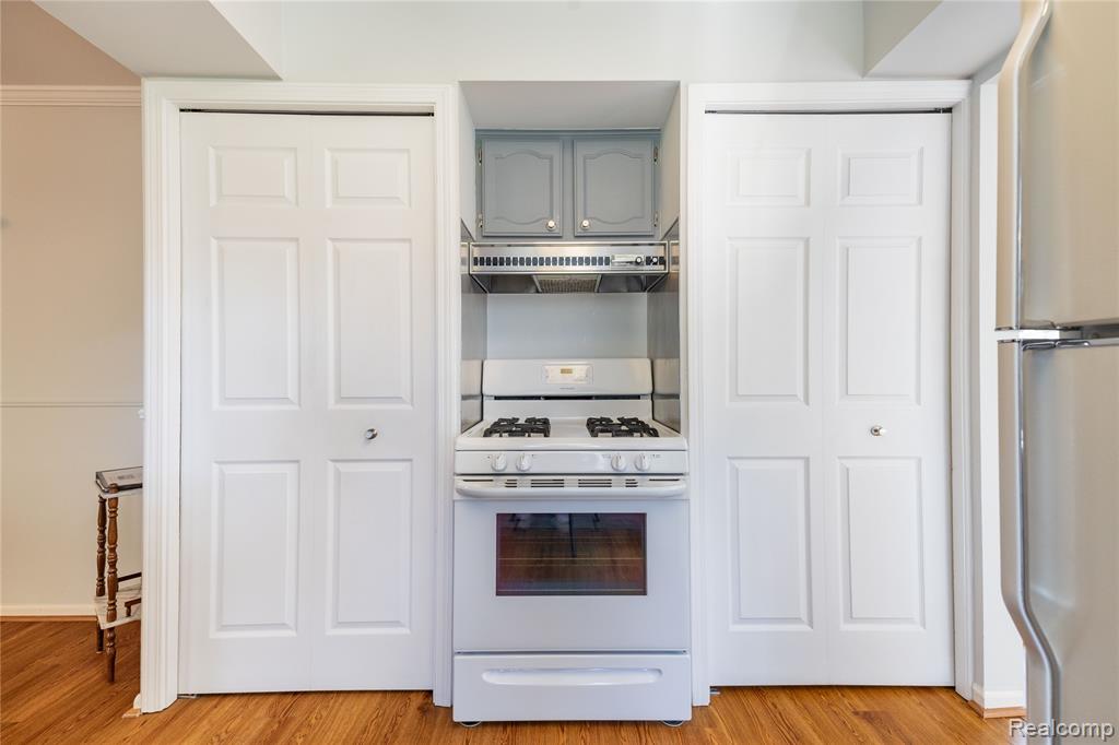 27758 Johnson Road Grosse Ile, MI 48138 - Photo 22 of 49