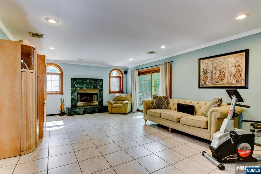 11 Yellow Brick Road Wayne, NJ 07470 - Photo 29 of 41