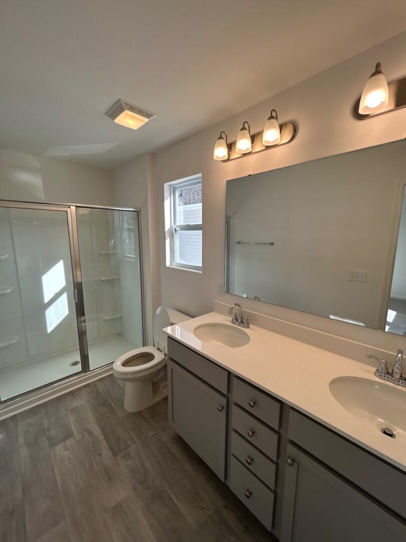 327 Surfbird Road Summerville, SC 29486 - Photo 4 of 9 1709762728548_IMG_2008