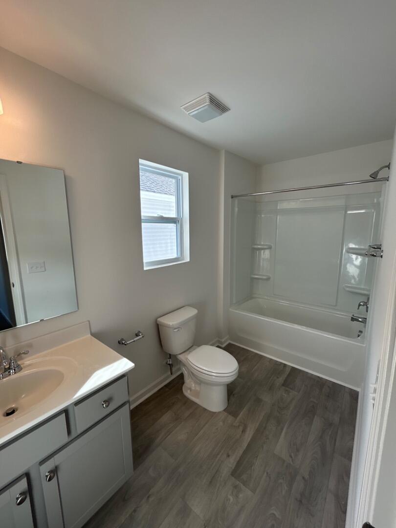 327 Surfbird Road Summerville, SC 29486 - Photo 6 of 9 1709762729388_IMG_2011