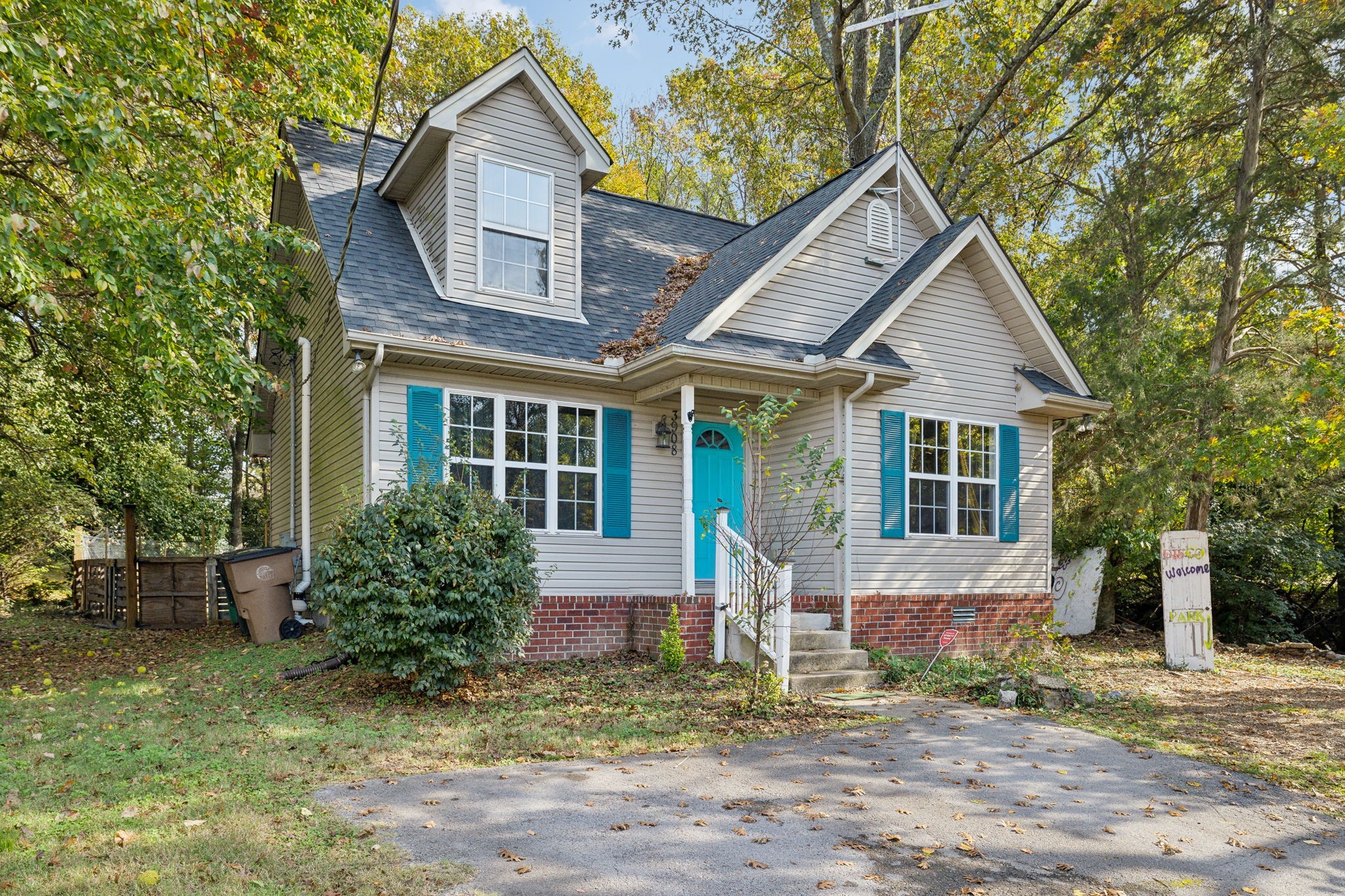 3908 Taylor Road Nashville, TN 37211 - Photo 2 of 42 a front view of a house with garden