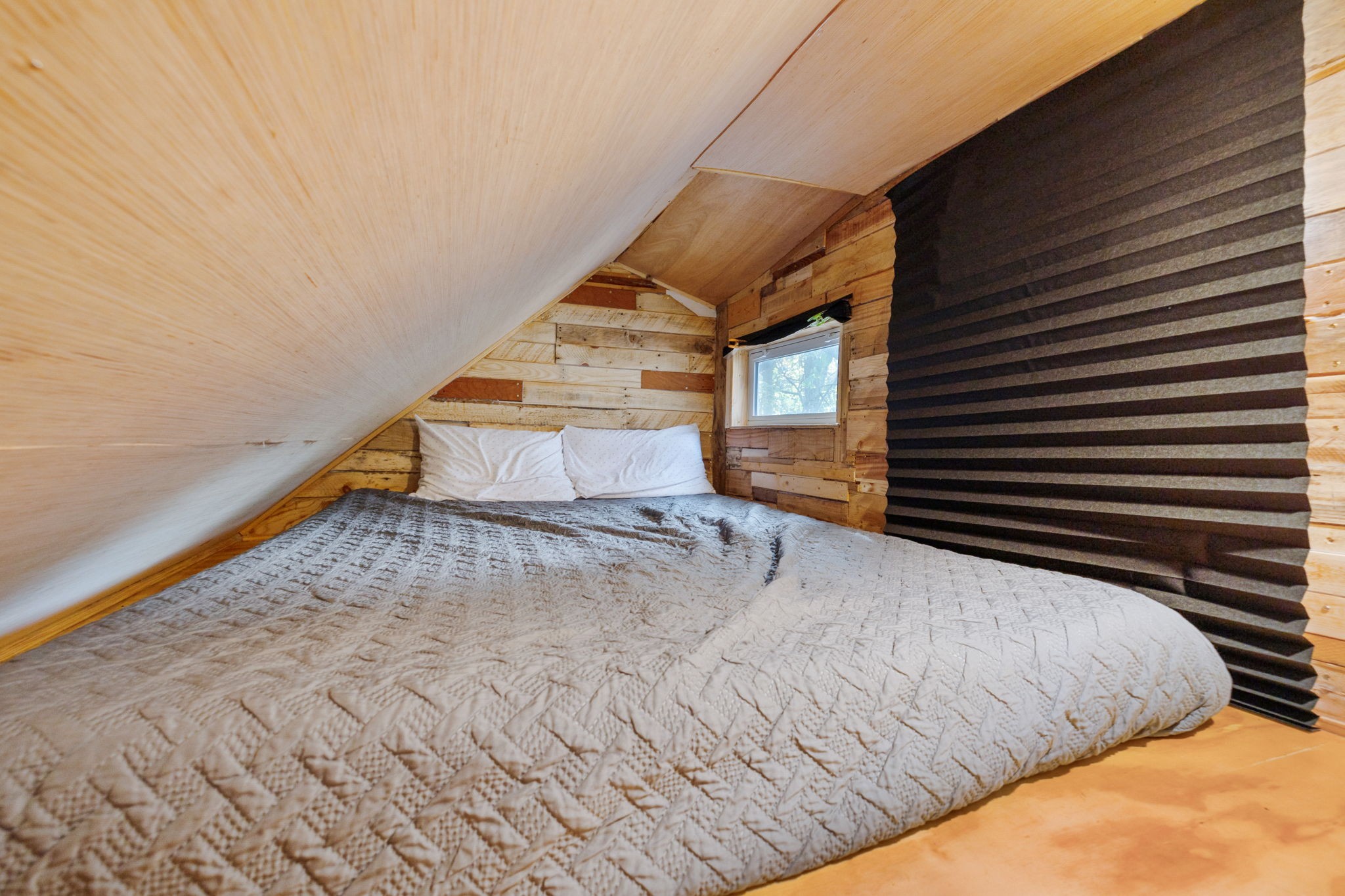 3908 Taylor Road Nashville, TN 37211 - Photo 34 of 42 a bedroom with a bed and a window