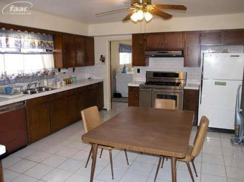 4323 Torrey Road Flint, MI 48507 - Photo 2 of 22 20387543-1.JPG