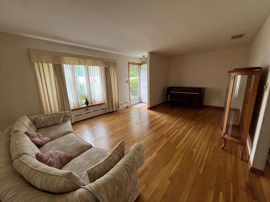 120 Cornhill Road Somerset, MA 02725 - Photo 5 of 20 Gallery Image 5
