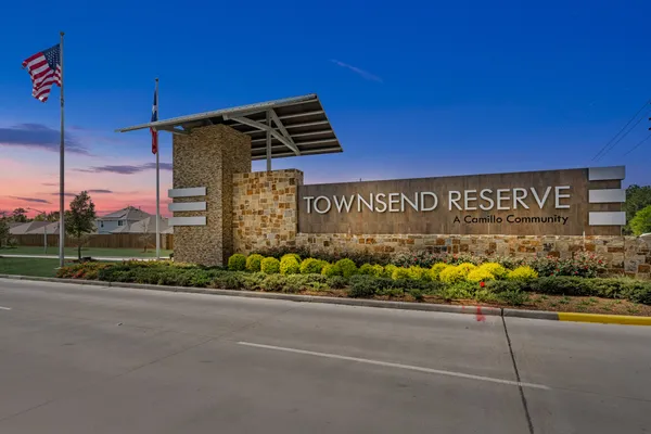 a view of a tennis court