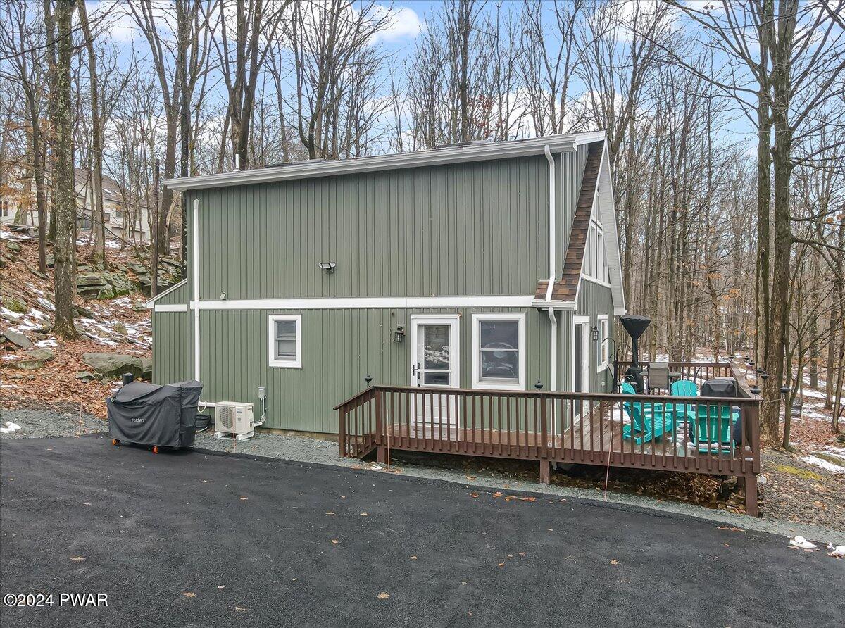 1048 Mustang Road Lake Ariel, PA 18436 - Photo 5 of 44 04-Photo Nov 26 2024, 10 42 32 AM