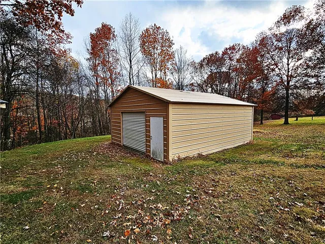 $275,000 | 176 Ten School Road, New Alexandria, PA 15670