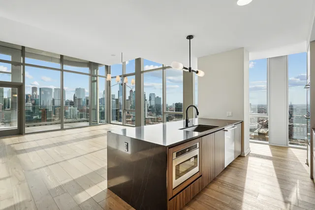 $11,795 | 1114 West Carroll Avenue, Unit PH3203, Chicago, IL 60607