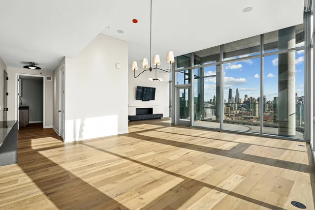 $11,795 | 1114 West Carroll Avenue, Unit PH3203, Chicago, IL 60607