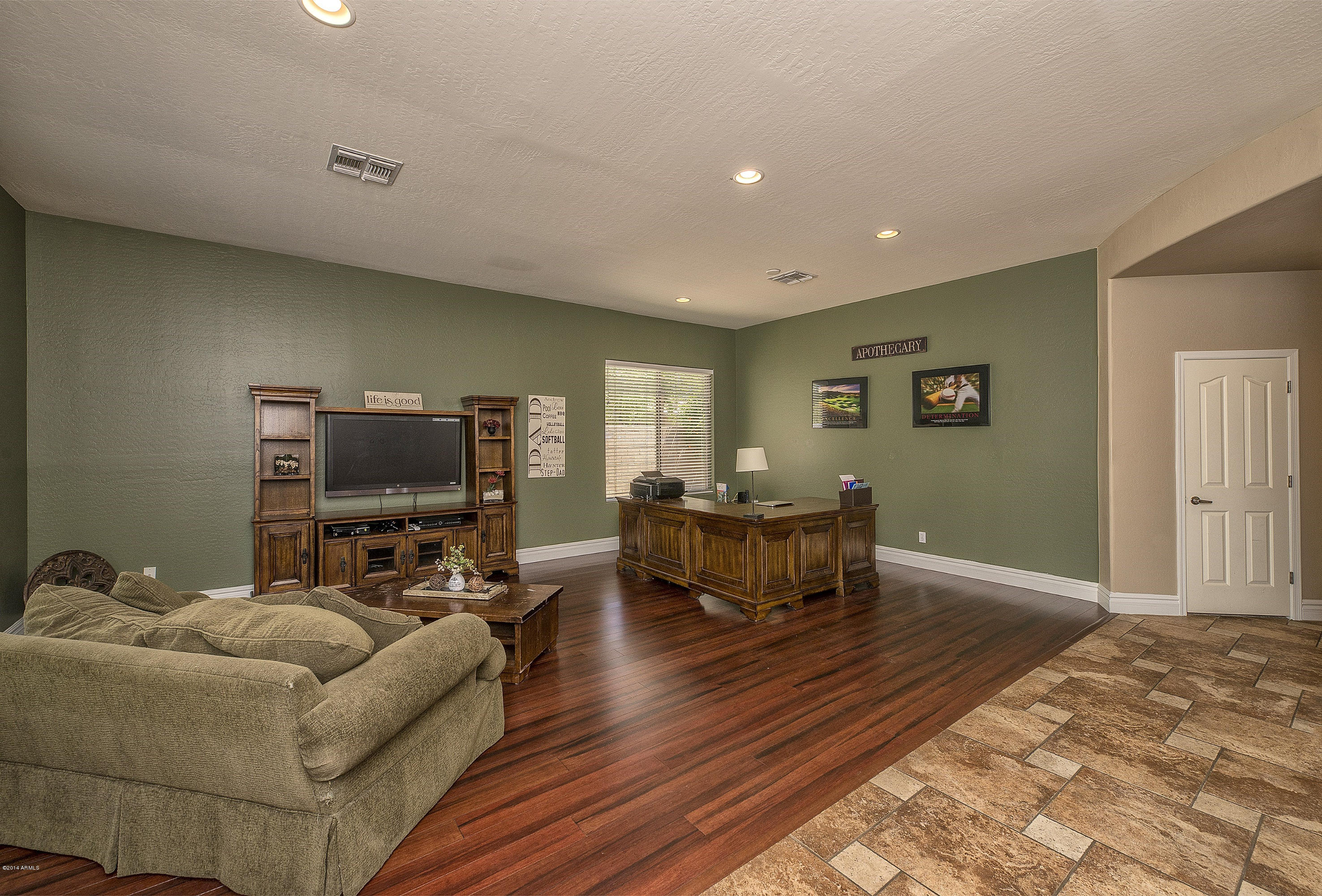 4163 East Reins Road Gilbert, AZ 85297 - Photo 4 of 29 005_Spacious Living Area