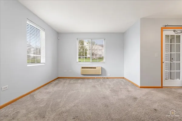$1,750 | 1515 Silverstone Drive, Unit 1515, Carpentersville, IL 60110