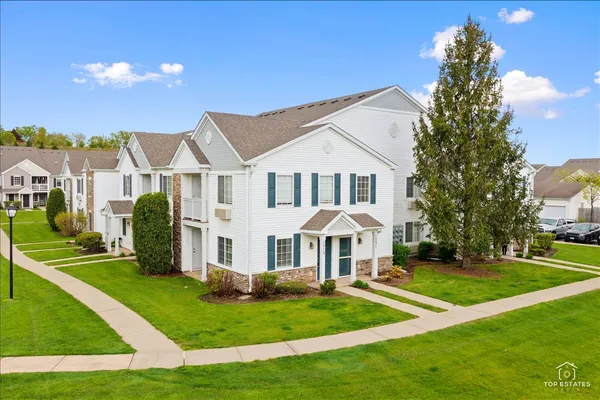 $1,750 | 1515 Silverstone Drive, Unit 1515, Carpentersville, IL 60110