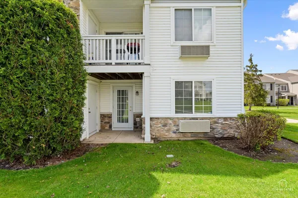 $1,750 | 1515 Silverstone Drive, Unit 1515, Carpentersville, IL 60110