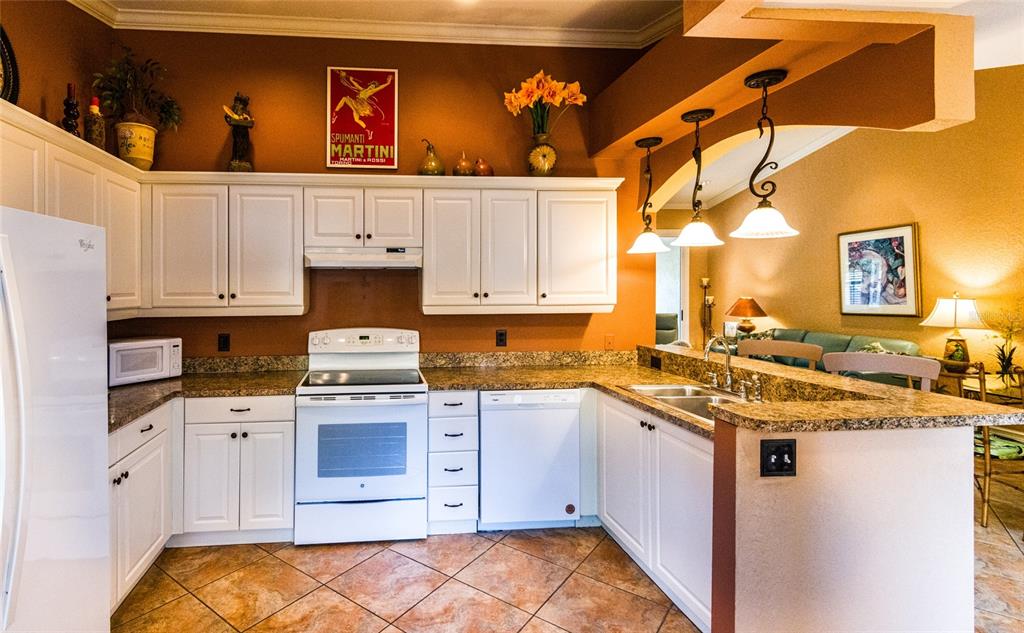 5617 Monte Rosso Road Sarasota, FL 34243 - Photo 11 of 27 Gallery Image 11