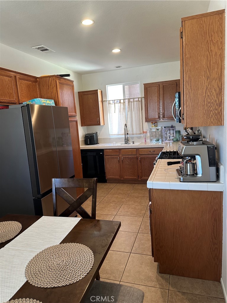 3913 Manquelo Court Perris, CA 92571 - Photo 13 of 19