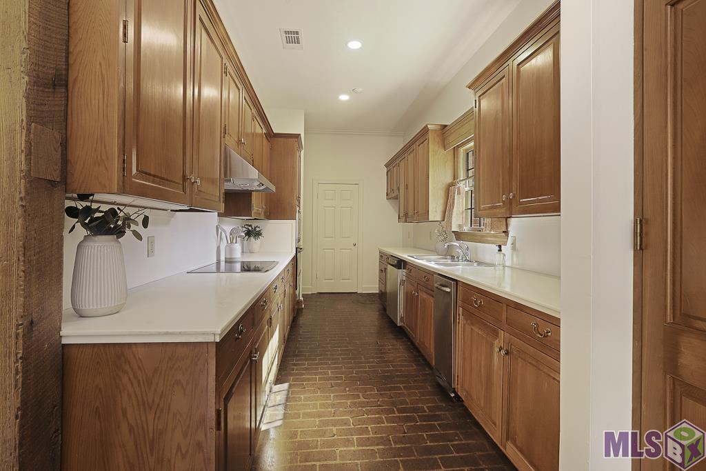 45 Jamestowne Court Baton Rouge, LA 70809 - Photo 12 of 35 Kitchen
