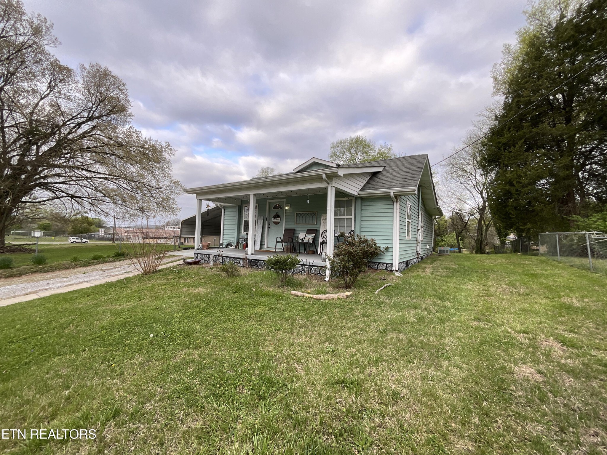 409 First Street Kingston, TN 37763 - Photo 1 of 14 Gallery Image 1
